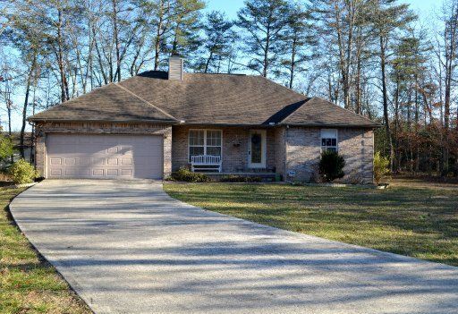 105 Orange Cir, Crossville, TN 38555