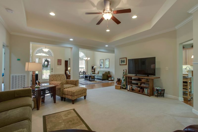 105 Osage Ct, Loudon, TN 37774
