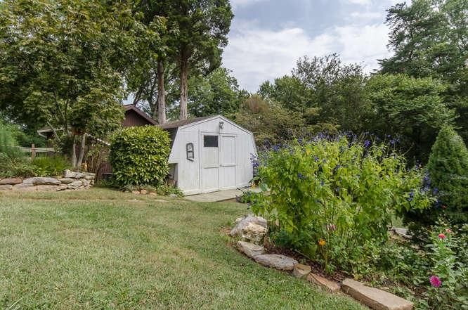 105 Paine Ln, Oak Ridge, TN 37830