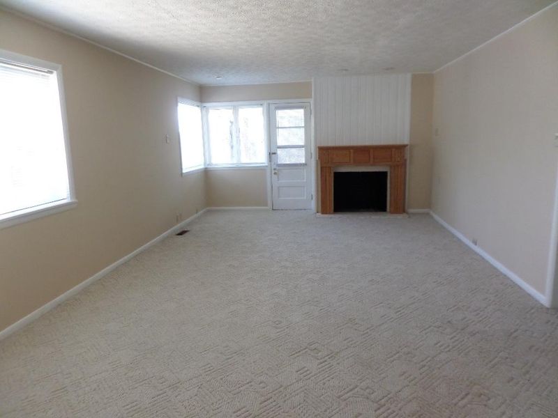 105 Peach Rd, Oak Ridge, TN 37830