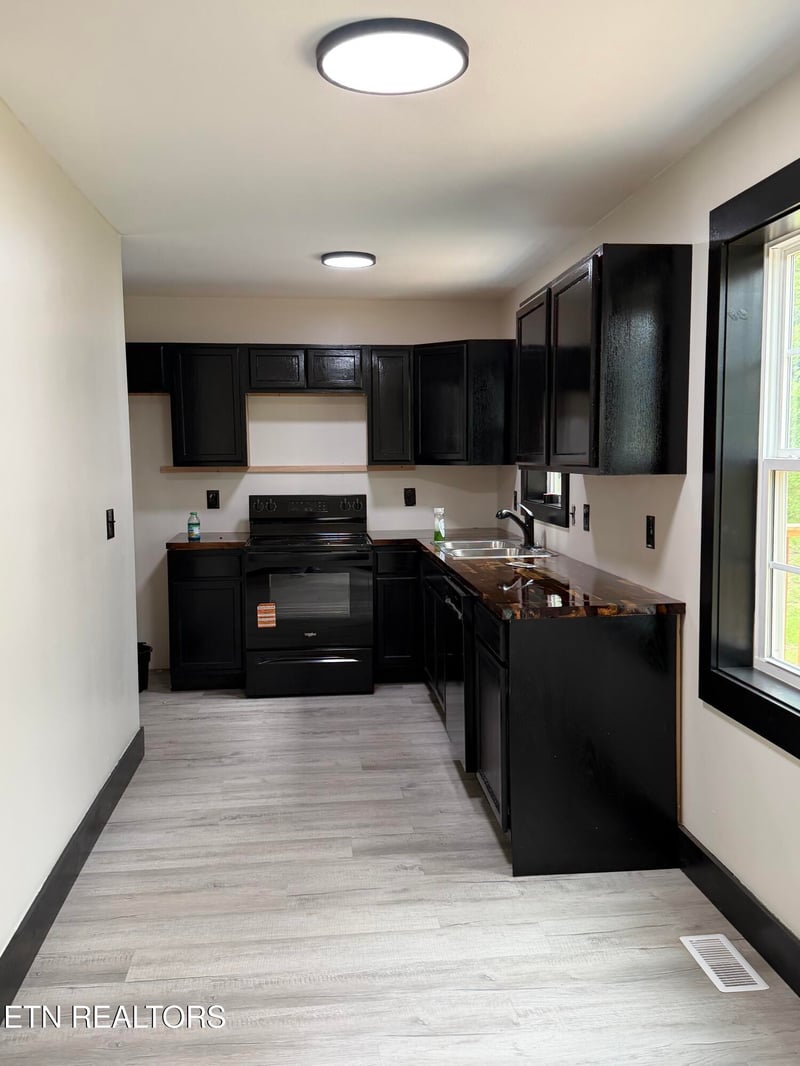 105 Pelham Rd, Knoxville, TN 37914