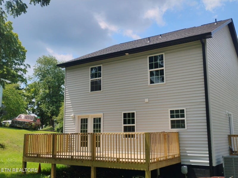 105 Pelham Rd, Knoxville, TN 37914