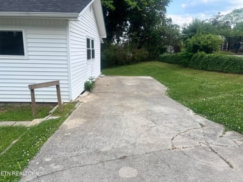 105 Porter Rd, Oak Ridge, TN 37830