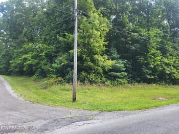 105 Rebel Rn, Crossville, TN 38558