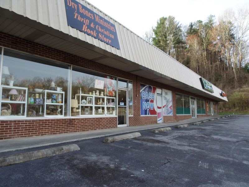 105 Roane St, Harriman, TN 37748