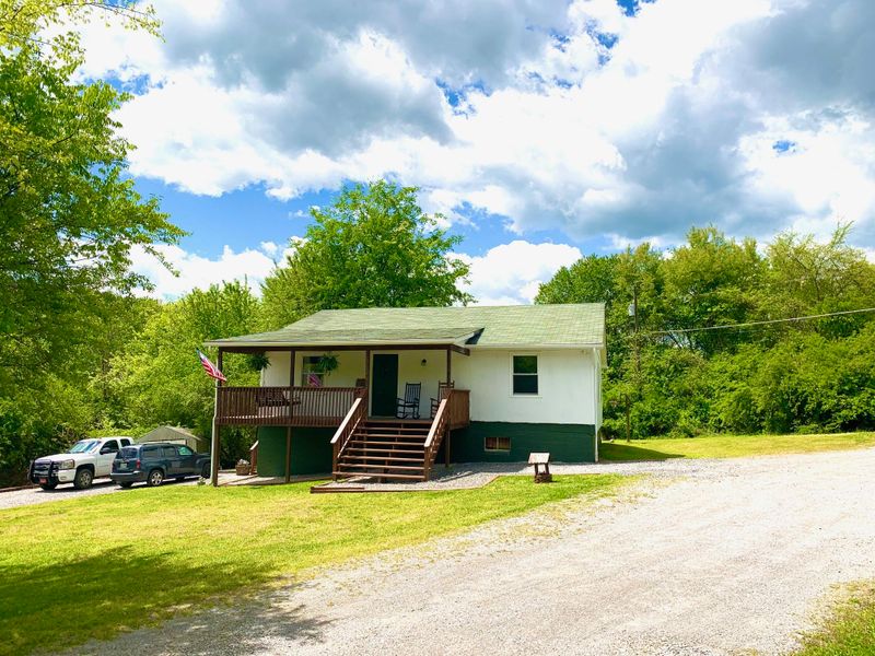 105 Sanctuary Ln, Powell, TN 37849