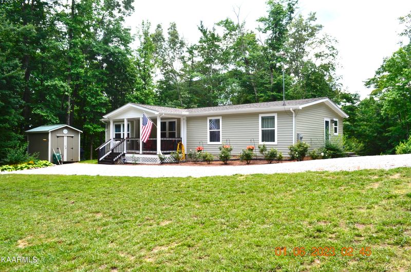 105 Scenic Dr, Harriman, TN 37748