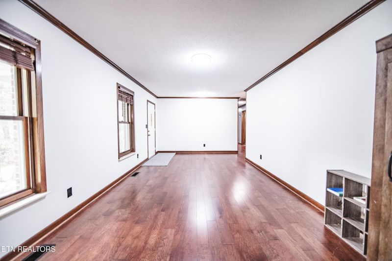 105 Simpson Ln, Oliver Springs, TN 37840