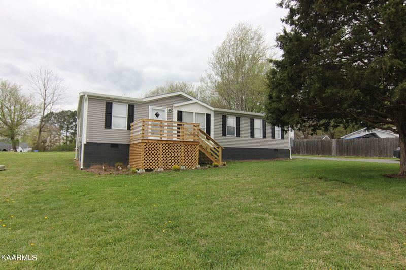 105 Smith Rd, Corryton, TN 37721