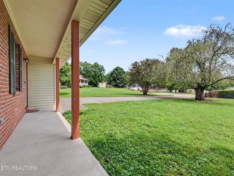 105 Stonecrest Ct, Maryville, TN 37804