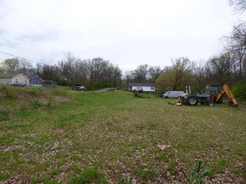 105 SW Maxey St, Knoxville, TN 37920