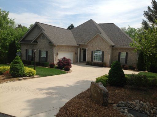 105 Tahlequah Ln, Loudon, TN 37774