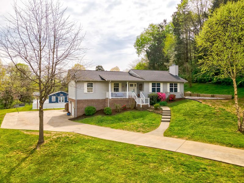 105 Targa Ln, Oak Ridge, TN 37830