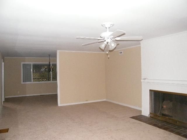 105 Taylor Rd, Oak Ridge, TN 37830