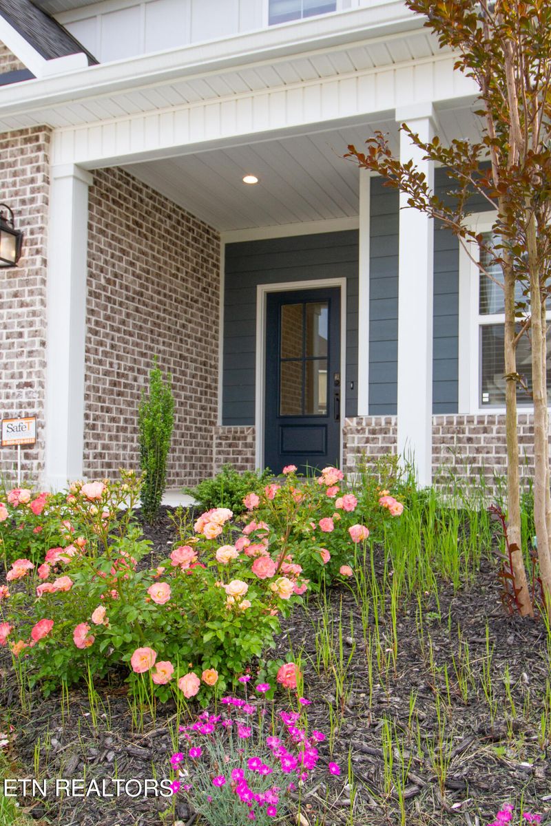105 Thomas Pointe Ln, Maryville, TN 37803