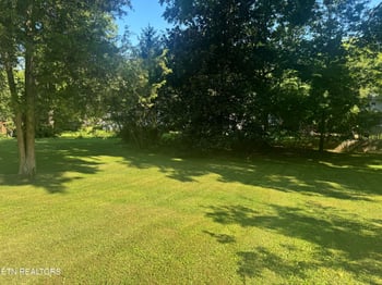 105 Trenton Dr, Oak Ridge, TN 37830
