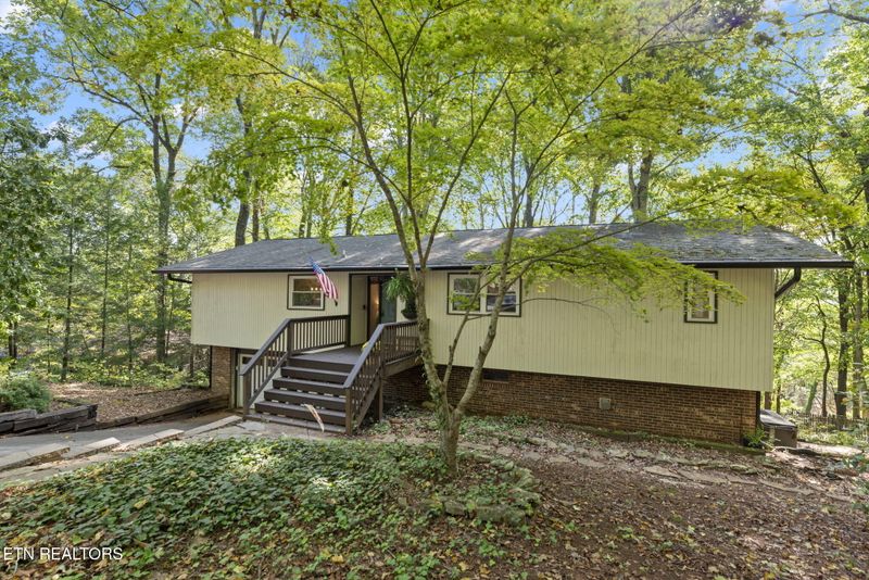 105 Trevecca Ln, Oak Ridge, TN 37830