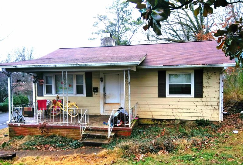 105 Tucker Rd, Oak Ridge, TN 37830