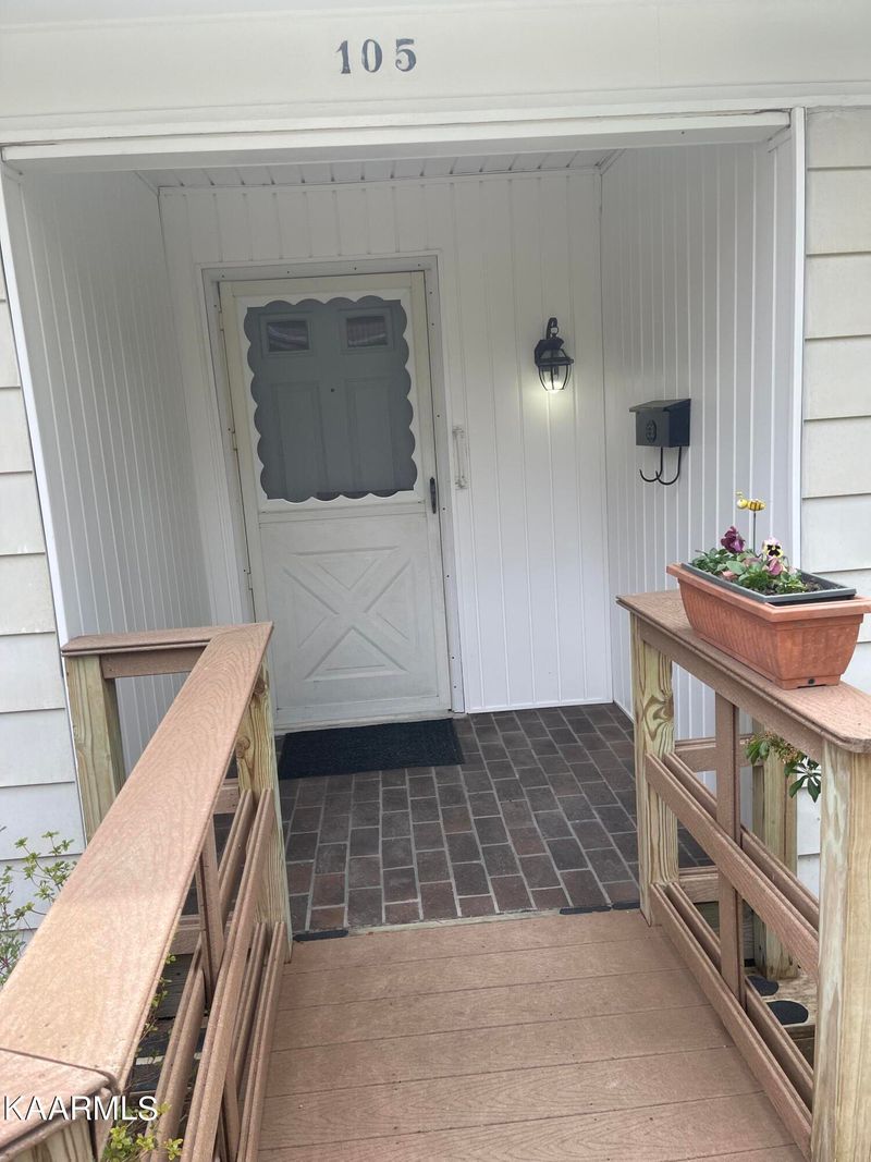 105 Ulena Ln, Oak Ridge, TN 37830