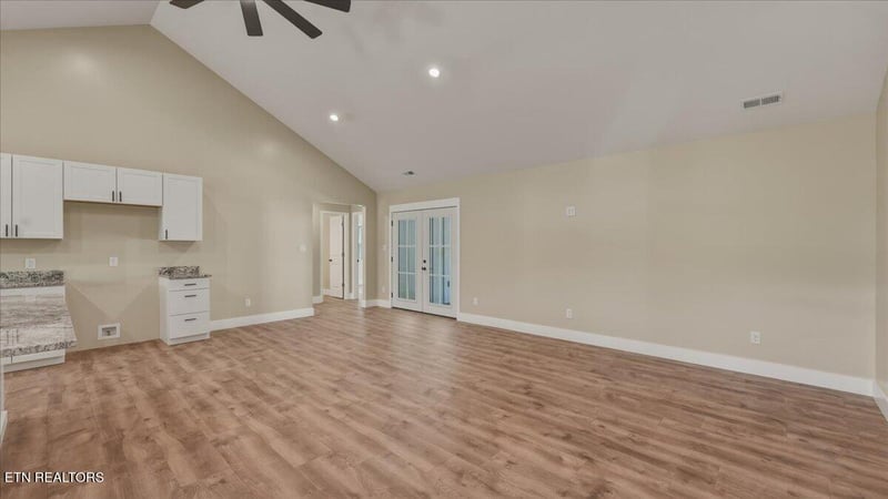 105 Van Stowe Rd, Harriman, TN 37748