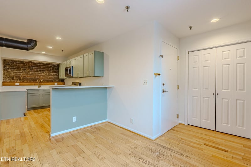 105 W Jackson Ave #2, Knoxville, TN 37902