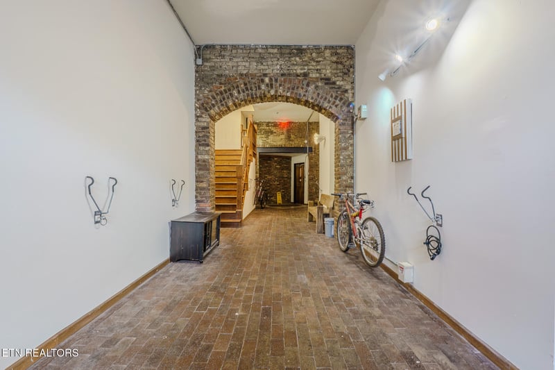 105 W Jackson Ave #2, Knoxville, TN 37902