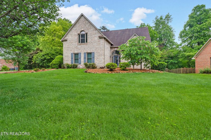 105 W Melbourne Rd, Oak Ridge, TN 37830
