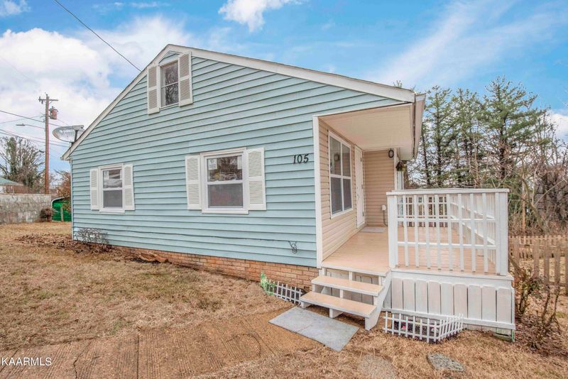 105 Wainwright Rd, Oak Ridge, TN 37830
