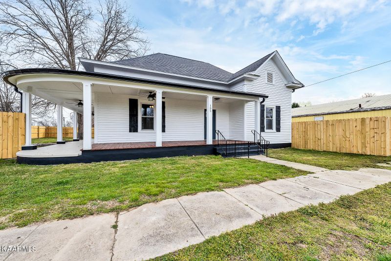 105 Walnut St, Greenback, TN 37742