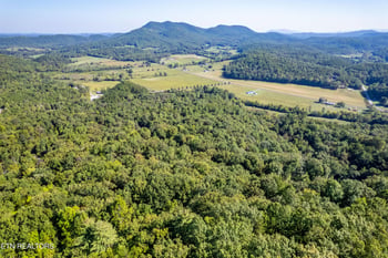 105 Warriors Passage Dr, Tellico Plains, TN 37385