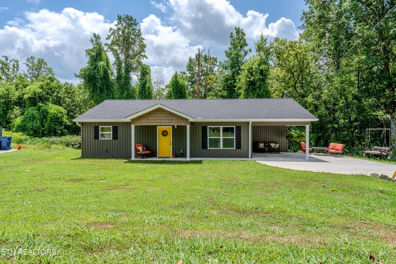 105 Wealdwood Dr, Clinton, TN 37716