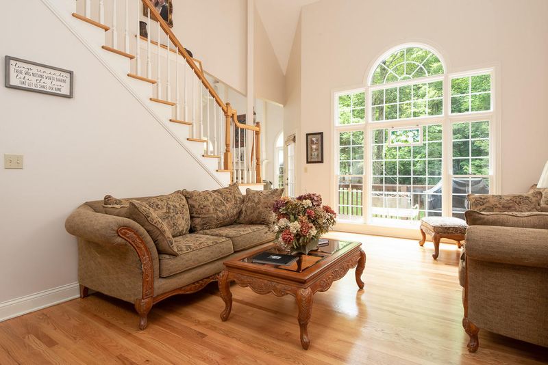 105 Wesley Ln, Oak Ridge, TN 37830