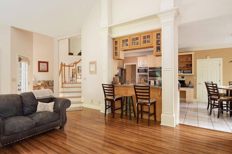 105 Wesley Ln, Oak Ridge, TN 37830