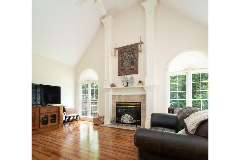 105 Wesley Ln, Oak Ridge, TN 37830