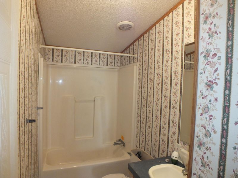 105 Willowbrook Dr, Kingston, TN 37763