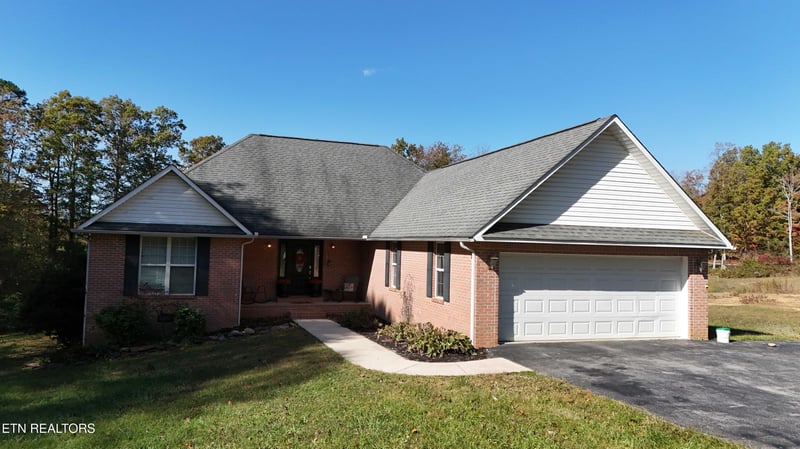1050 Jane Phillips Rd, Oneida, TN 37841