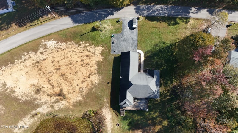 1050 Jane Phillips Rd, Oneida, TN 37841