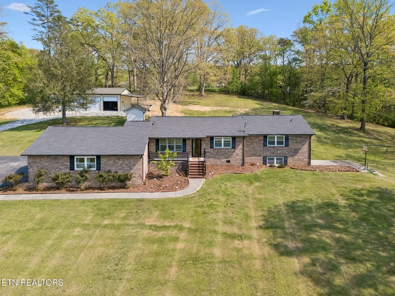 1050 Lawnville Rd, Kingston, TN 37763