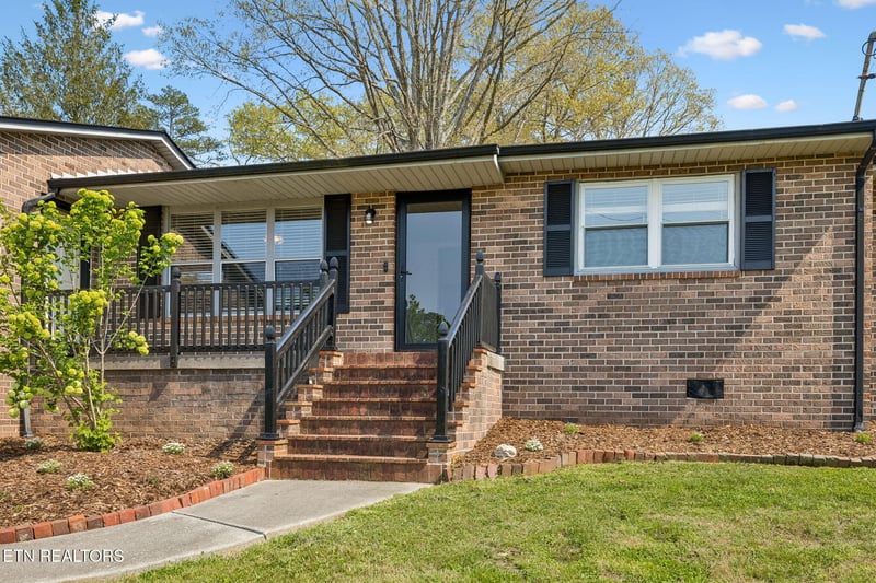 1050 Lawnville Rd, Kingston, TN 37763
