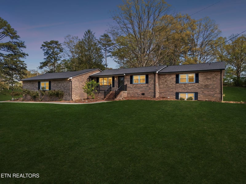 1050 Lawnville Rd, Kingston, TN 37763