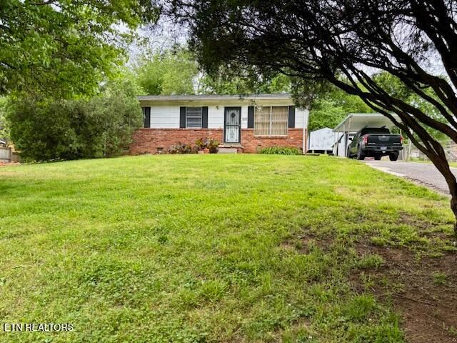 1050 Outer Dr, Lenoir City, TN 37771