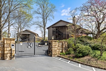1050 Ski View Dr #102, Gatlinburg, TN 37738