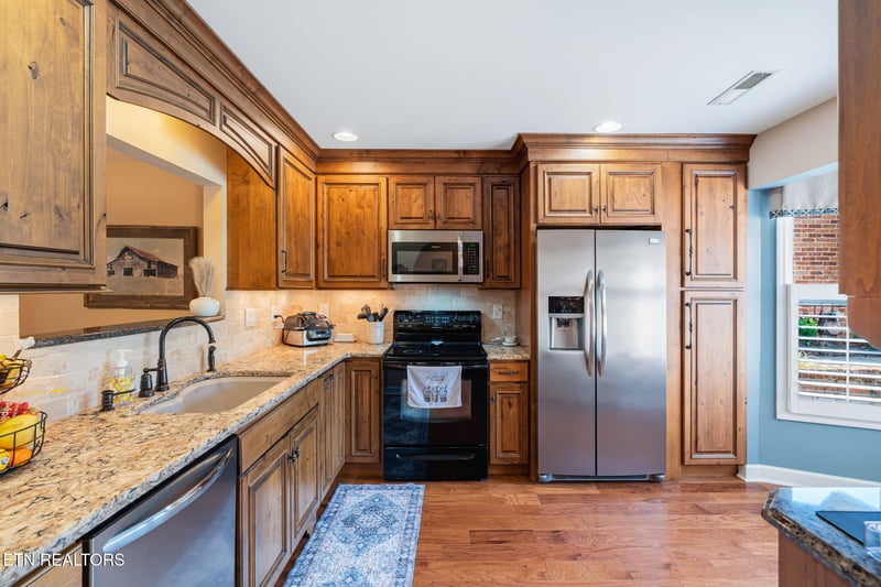 10502 Raven Ct, Knoxville, TN 37922