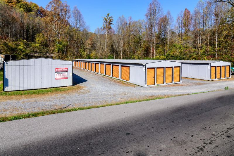 1051 Banner Rd, Gatlinburg, TN 37738