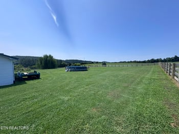 1051 Happy Hollow Rd, Lenoir City, TN 37771