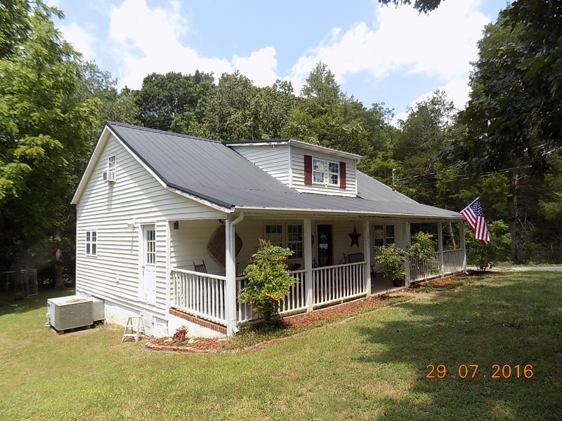 1051 Mountain Rd, Clinton, TN 37716