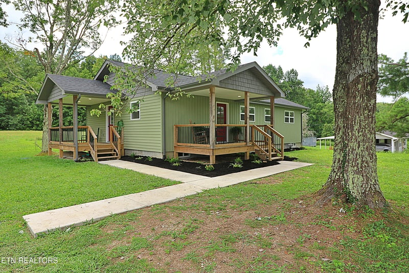 1051 Williams Creek Rd, Oneida, TN 37841