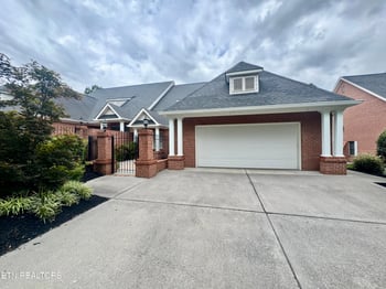 1052 Fine Glen Dr, Sevierville, TN 37862