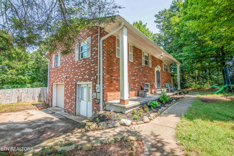 10525 Bob Gray Rd, Knoxville, TN 37932