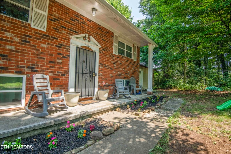 10525 Bob Gray Rd, Knoxville, TN 37932